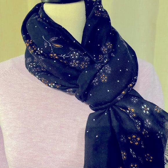 EUC LOFT Lavender Soft Sweater. Size Medium - Picture 2 of 3